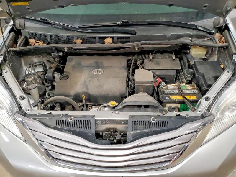 Photo 12 from auction – 2016 TOYOTA SIENNA XLE with VIN 5TDYK3DC3GS732780