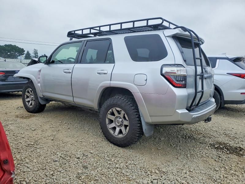 Photo 2 from auction – 2014 TOYOTA 4RUNNER SR with VIN JTEBU5JR1E5159784