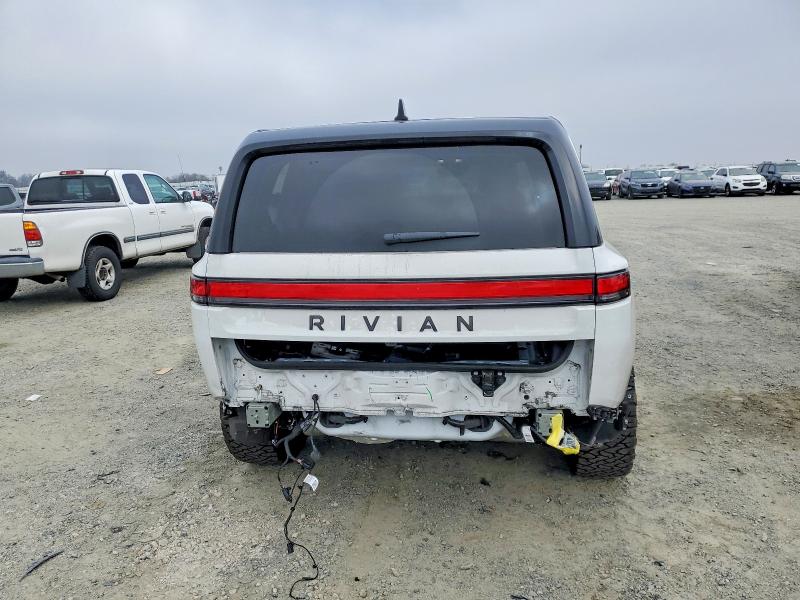 Photo 6 from auction – 2023 RIVIAN R1S ADVENT with VIN 7PDSGABA4PN012092