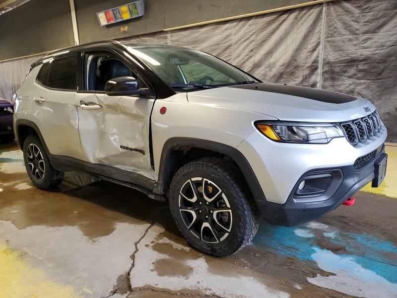 Zdjęcie 4 z aukcji – 2025 JEEP COMPASS TR z VIN 3C4NJDDN0ST524223