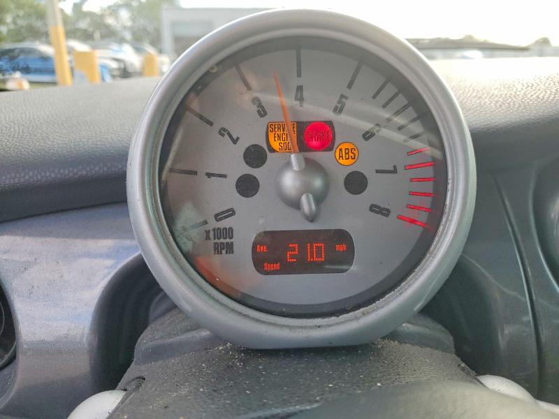 Photo 12 from auction – 2005 MINI COOPER with VIN WMWRC33585TK61712