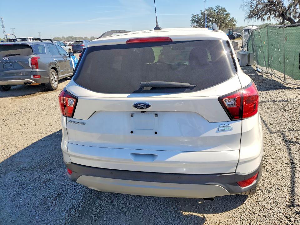 Photo 6 from auction – 2019 FORD ESCAPE with VIN 1FMCU0HD8KUB99752