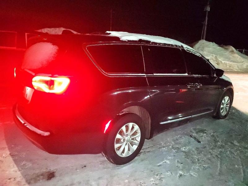 Photo 3 from auction – 2018 CHRYSLER PACIFICA with VIN 2C4RC1BG1JR123411