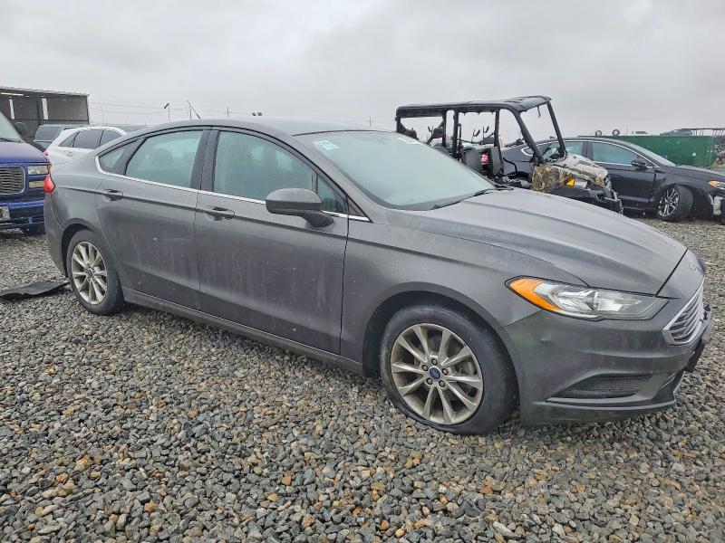 Photo 4 from auction – 2017 FORD FUSION with VIN 3FA6P0H75HR259334