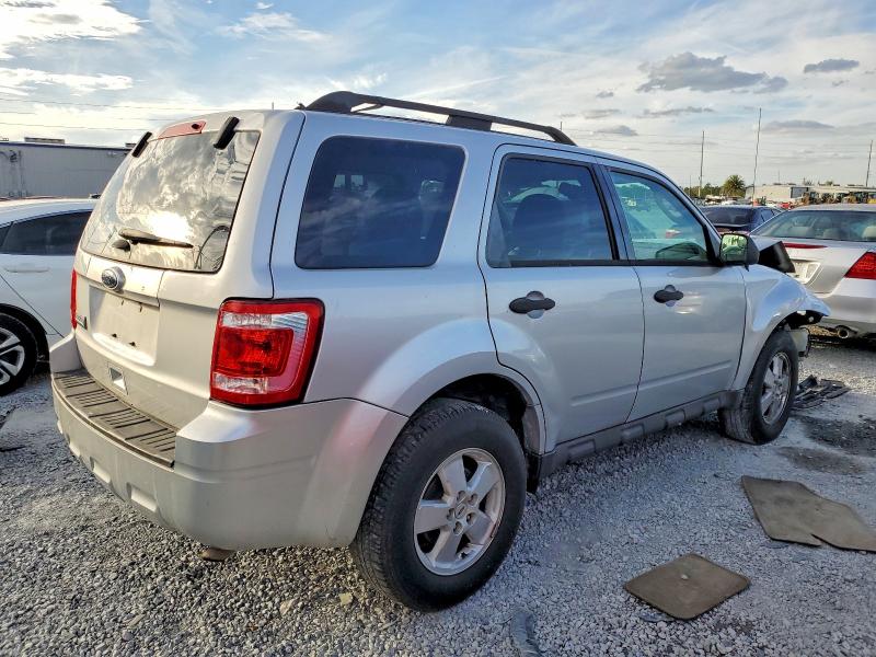 Foto 3 de la subasta – 2012 FORD ESCAPE XLT con VIN 1FMCU0D70CKA71728