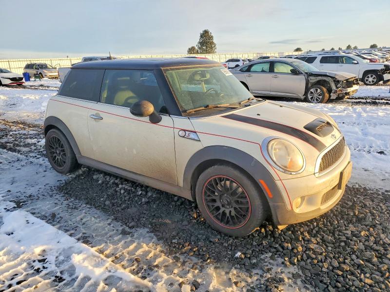 Photo 4 from auction – 2007 MINI COOPER with VIN WMWMF73587TT85443