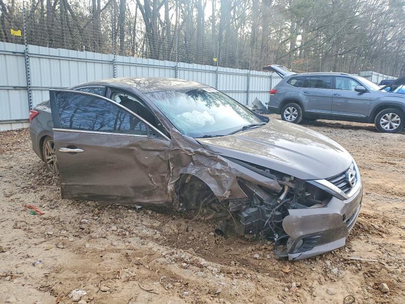 Photo 4 from auction – 2016 NISSAN ALTIMA 3.5 with VIN 1N4BL3AP1GC261133