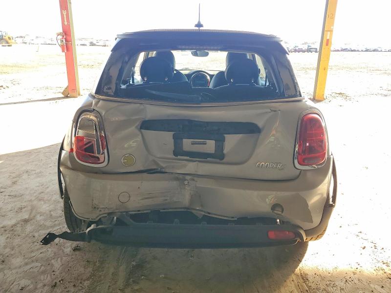 Photo 6 from auction – 2021 MINI COOPER with VIN WMWXP3C02M2N72945