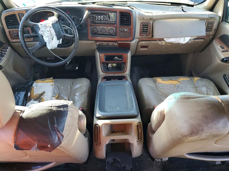 Photo 8 from auction – 2002 CHEVROLET AVALANCHE with VIN 3GNEC13T62G147275