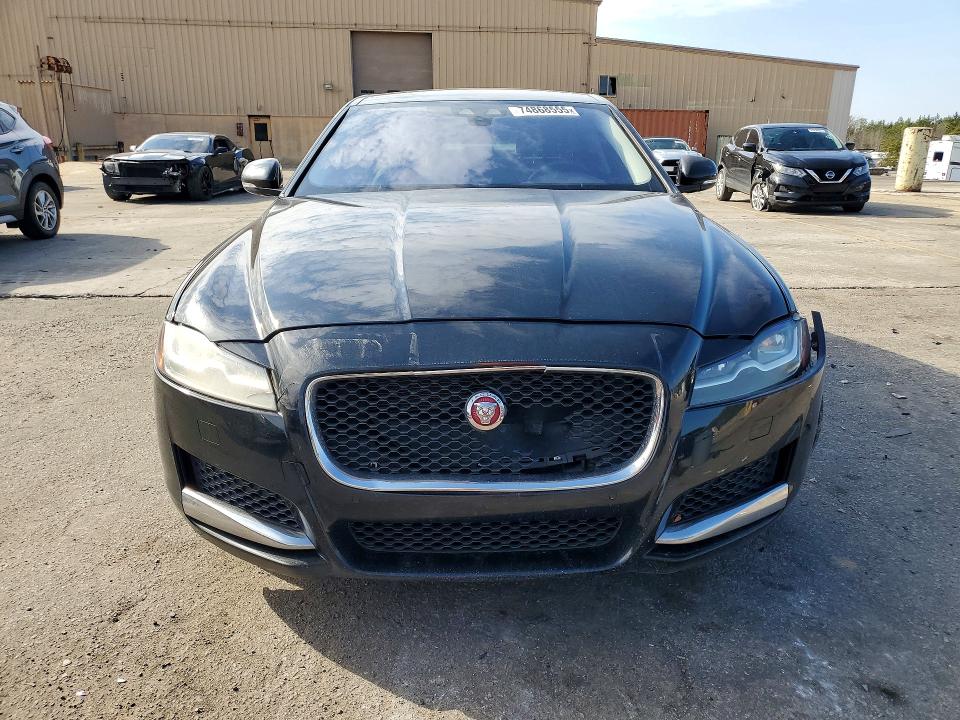 Photo 5 from auction – 2016 JAGUAR XF with VIN SAJBE4BV0GCY12922