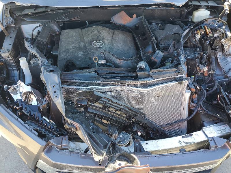 Photo 12 from auction – 2018 TOYOTA HIGHLANDER with VIN 5TDYZRFH1JS249223