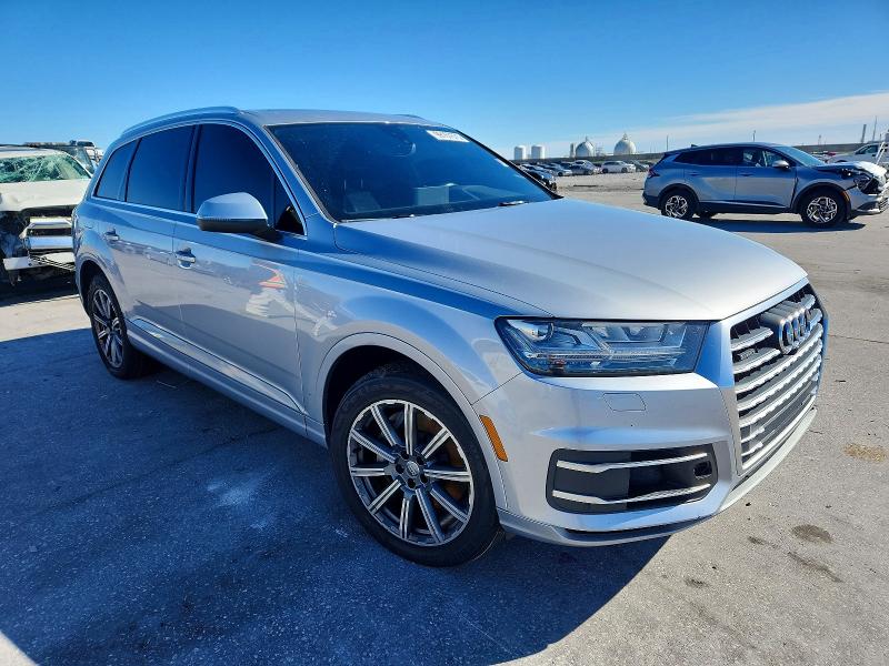 Photo 4 from auction – 2017 AUDI Q7 with VIN WA1LAAF72HD043807
