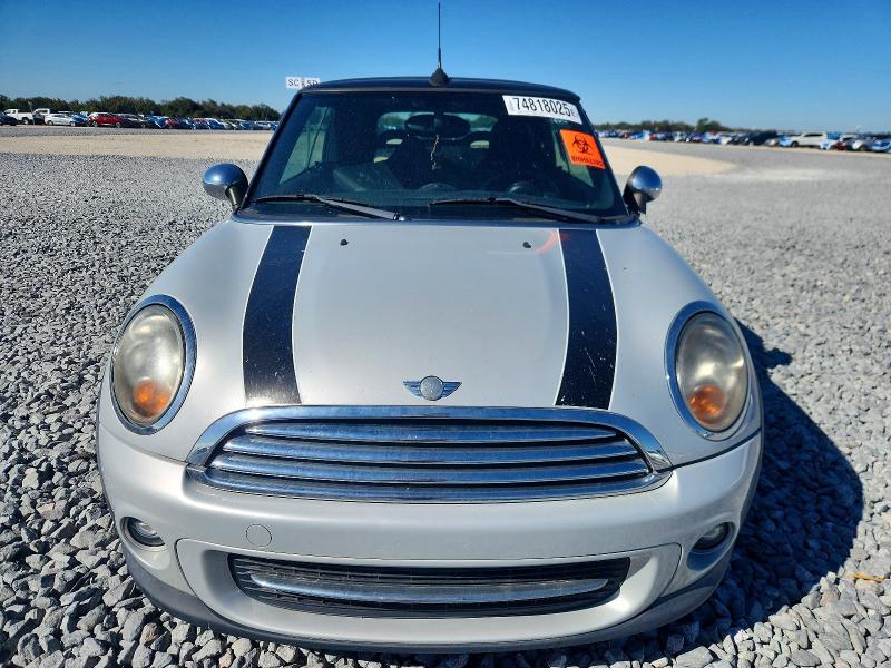 Photo 5 from auction – 2011 MINI COOPER with VIN WMWZN3C50BT132837