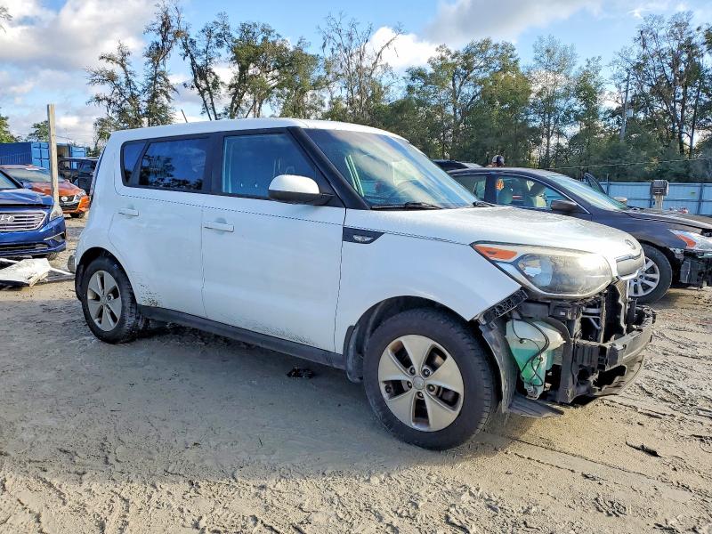 Photo 4 from auction – 2014 KIA SOUL with VIN KNDJN2A26E7089640