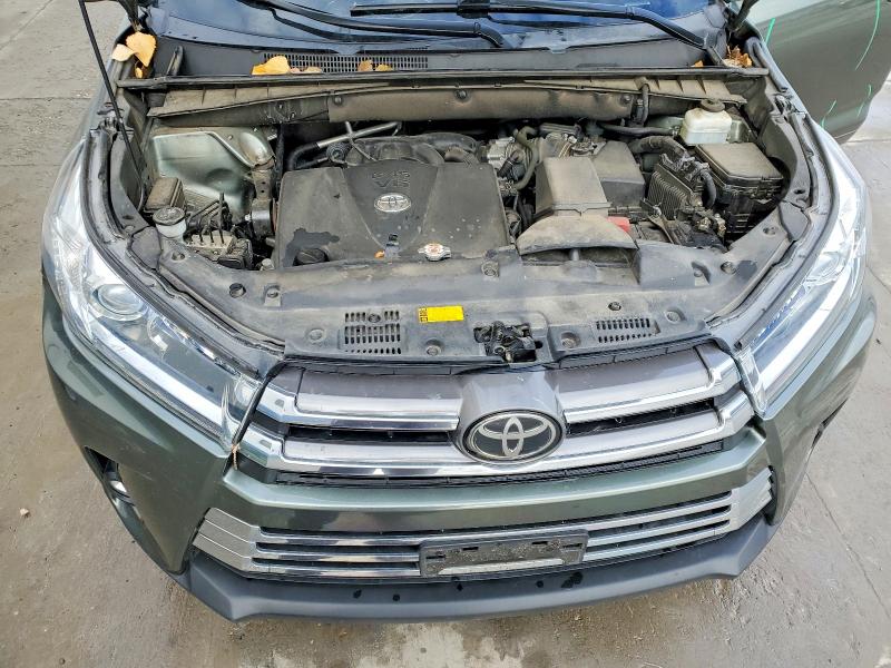 Photo 12 from auction – 2019 TOYOTA HIGHLANDER with VIN 5TDDZRFH6KS945656