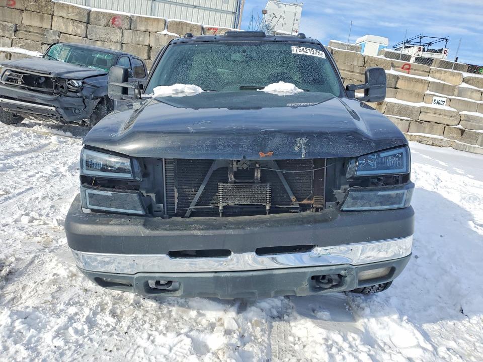 Photo 5 from auction – 2005 CHEVROLET SILVERADO with VIN 1GCHK29U95E143618