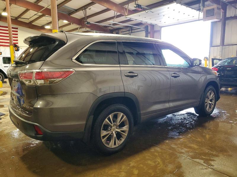 Photo 3 from auction – 2015 TOYOTA HIGHLANDER with VIN 5TDJKRFH1FS150642