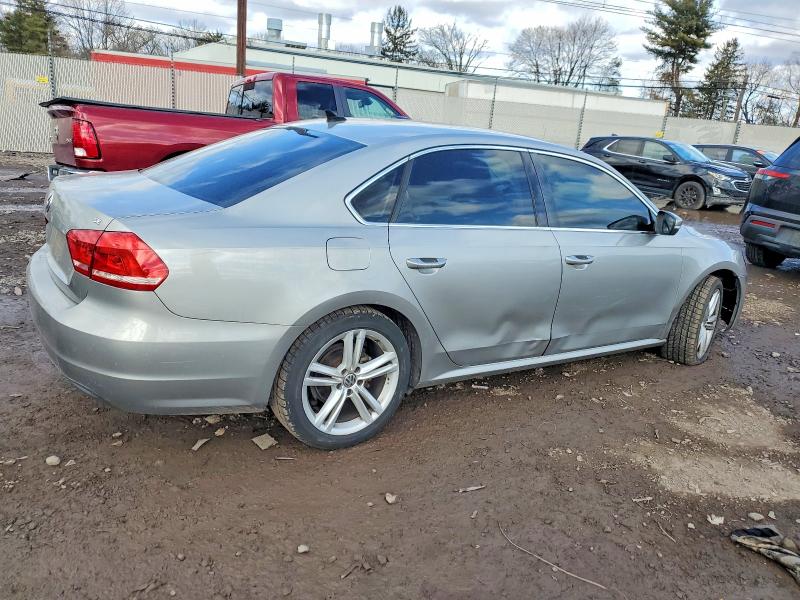Photo 3 from auction – 2014 VOLKSWAGEN PASSAT SE with VIN 1VWBP7A36EC002408