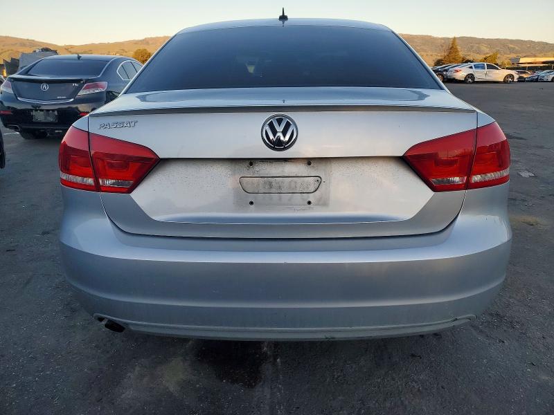 Photo 6 from auction – 2013 VOLKSWAGEN PASSAT S with VIN 1VWAP7A32DC080470