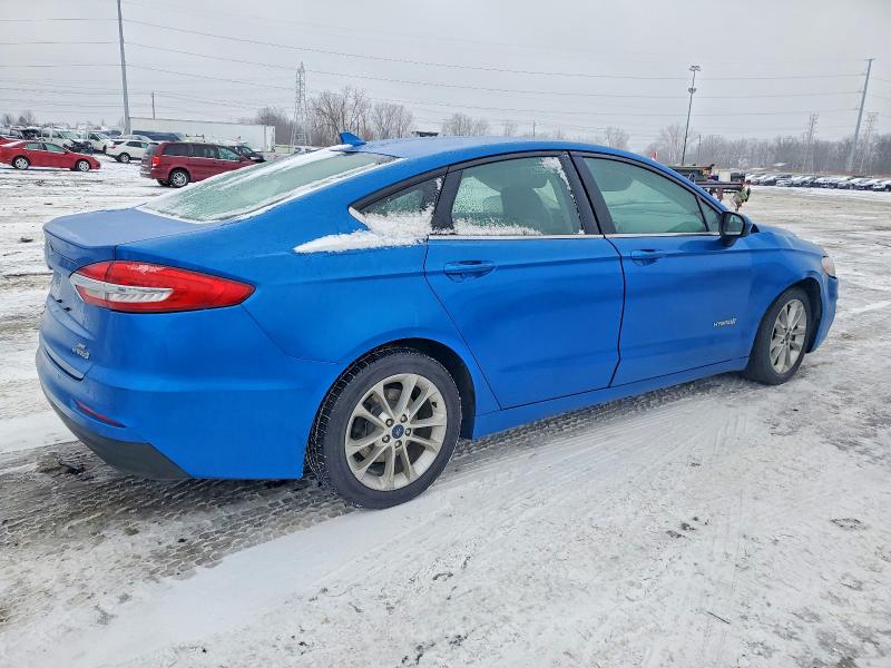 Photo 3 from auction – 2019 FORD FUSION with VIN 3FA6P0LU7KR147445