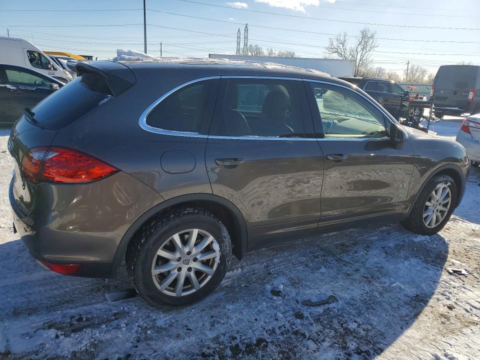 Photo 3 from auction – 2012 PORSCHE CAYENNE S with VIN WP1AE2A22CLA91145