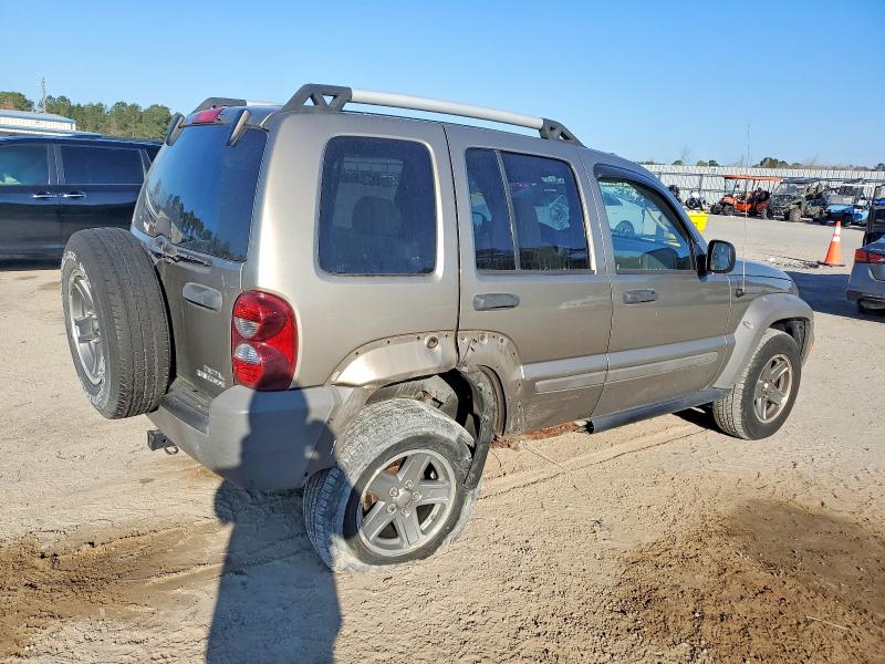 Photo 3 from auction – 2005 JEEP LIBERTY RE with VIN 1J4GL38K25W640867