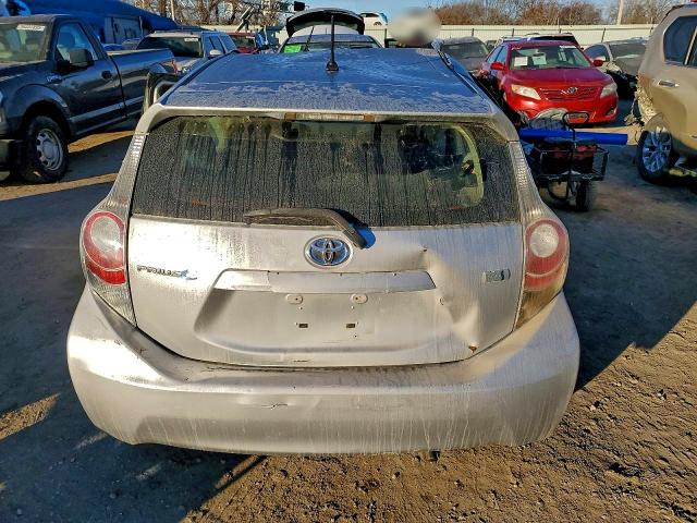 Photo 6 from auction – 2013 TOYOTA PRIUS C with VIN JTDKDTB31D1047172