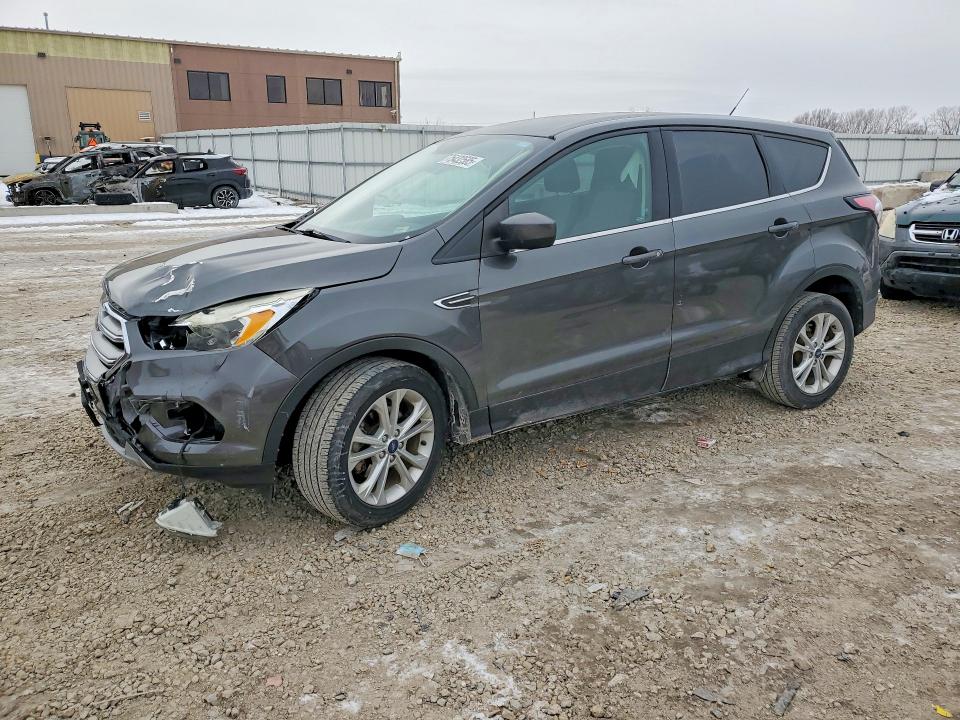 FORD ESCAPE 2017 с VIN 1FMCU0GD6HUD65132 - Фото с аукциона