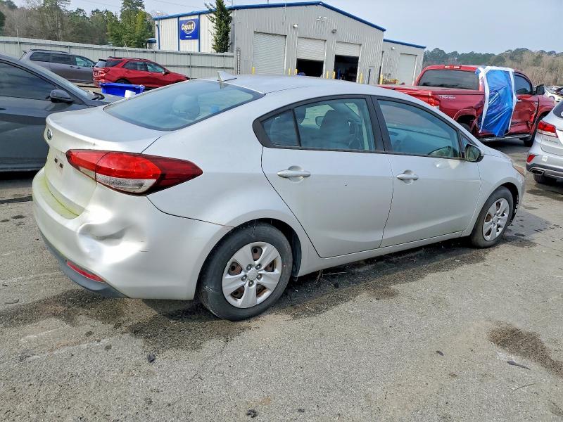 Photo 3 from auction – 2017 KIA FORTE LX with VIN 3KPFL4A71HE108814
