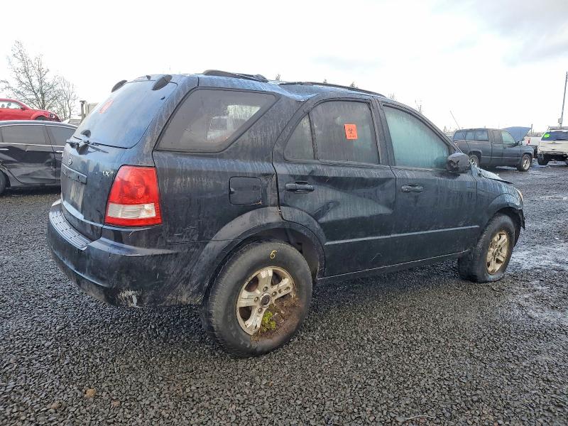 Photo 3 from auction – 2004 KIA SORENTO EX with VIN KNDJD733945242933