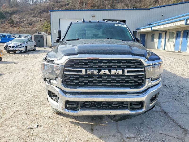 Photo 5 from auction – 2022 RAM 2500 with VIN 3C6UR5DL8NG283153
