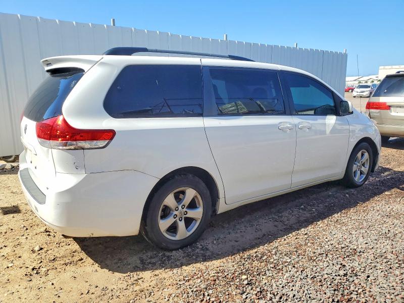 Photo 3 from auction – 2013 TOYOTA SIENNA with VIN 5TDKK3DC0DS378766