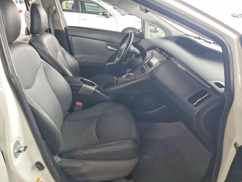 Photo 7 from auction – 2015 TOYOTA PRIUS with VIN JTDKN3DU1F1876250