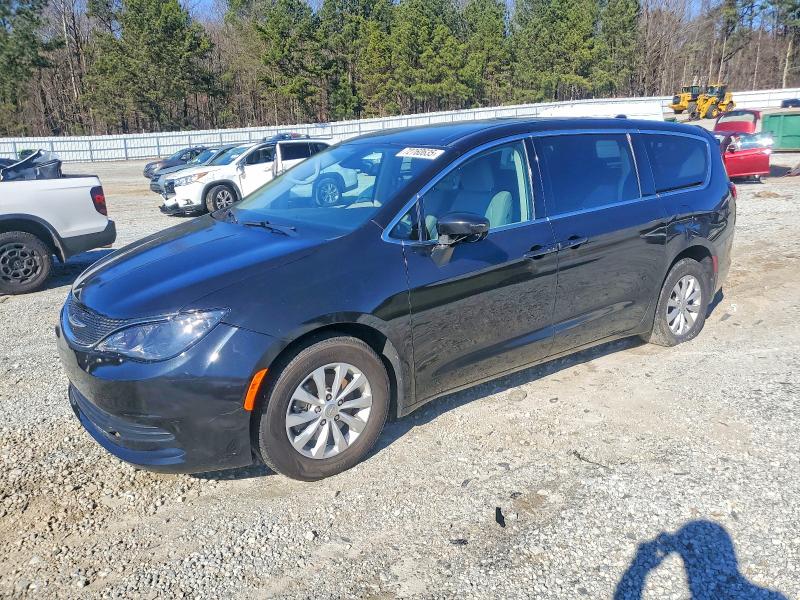 CHRYSLER PACIFICA T 2017 with VIN 2C4RC1DG5HR676778 - Photo from auction