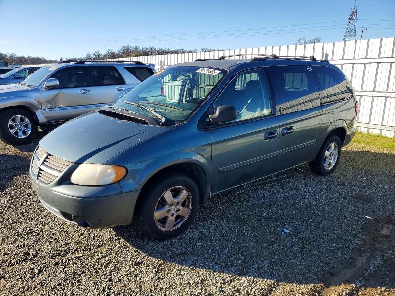 DODGE GRAND CARAVAN 2005 with VIN 2D4GP44L35R471579 - Photo from auction