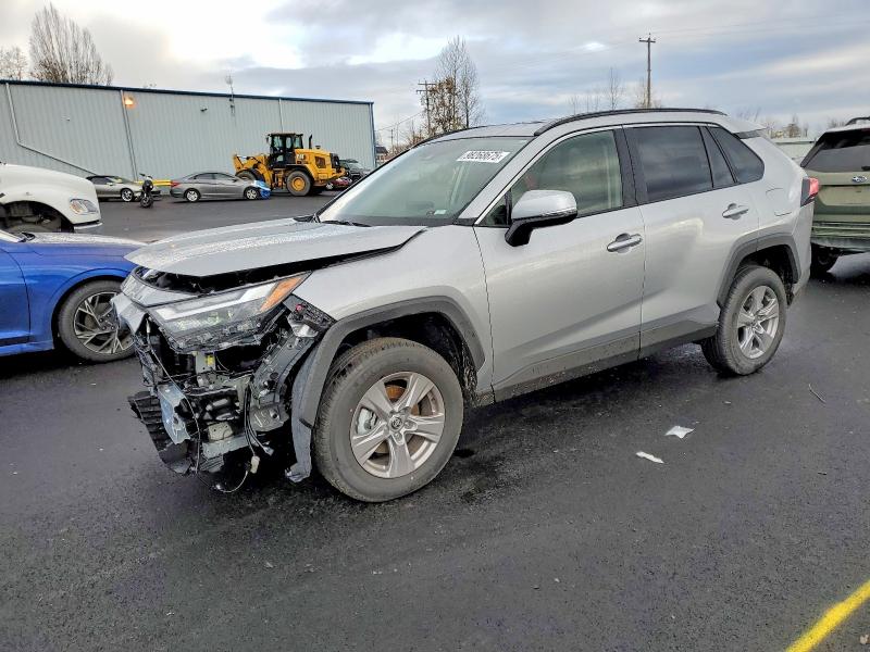 TOYOTA RAV4 XLE 2025 with VIN JTMP1RFV3SJ045840 - Photo from auction