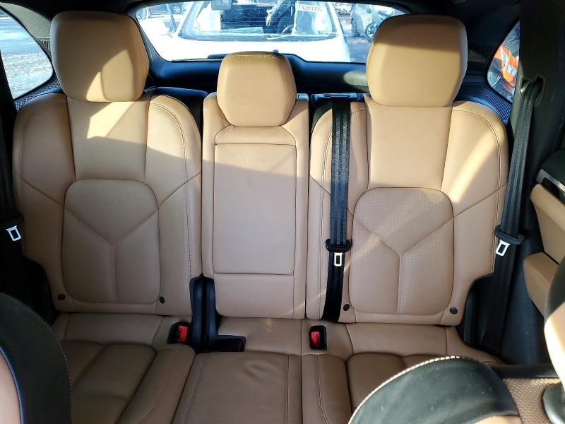 Photo 10 from auction – 2016 PORSCHE CAYENNE with VIN WP1AF2A27GKA40216