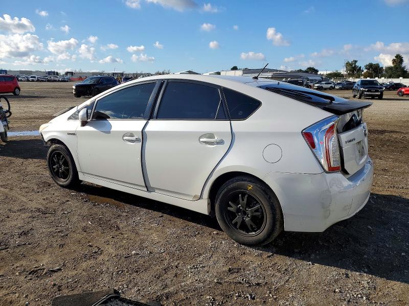 Photo 2 from auction – 2013 TOYOTA PRIUS with VIN JTDKN3DU6D0343863