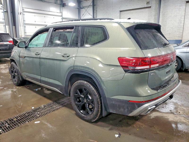 Photo 2 from auction – 2024 VOLKSWAGEN ATLAS with VIN 1V2GR2CA5RC571790