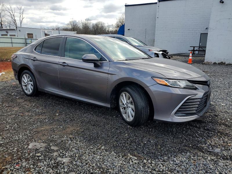 Photo 4 from auction – 2022 TOYOTA CAMRY with VIN 4T1C11BK7NU057841
