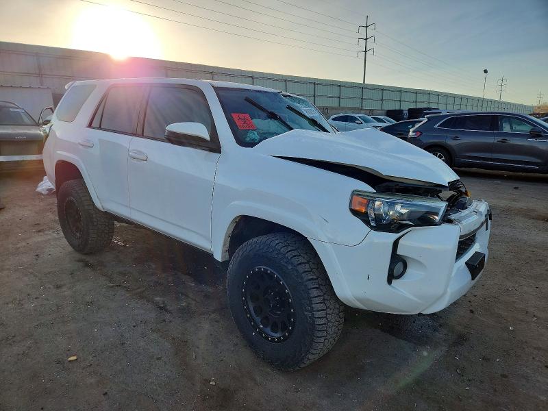 Photo 4 from auction – 2018 TOYOTA 4RUNNER SR with VIN JTEZU5JR2J5172861