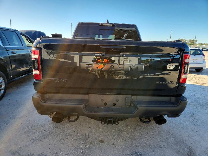Foto 6 de la subasta – 2021 RAM 1500 con VIN 1C6SRFU9XMN813145