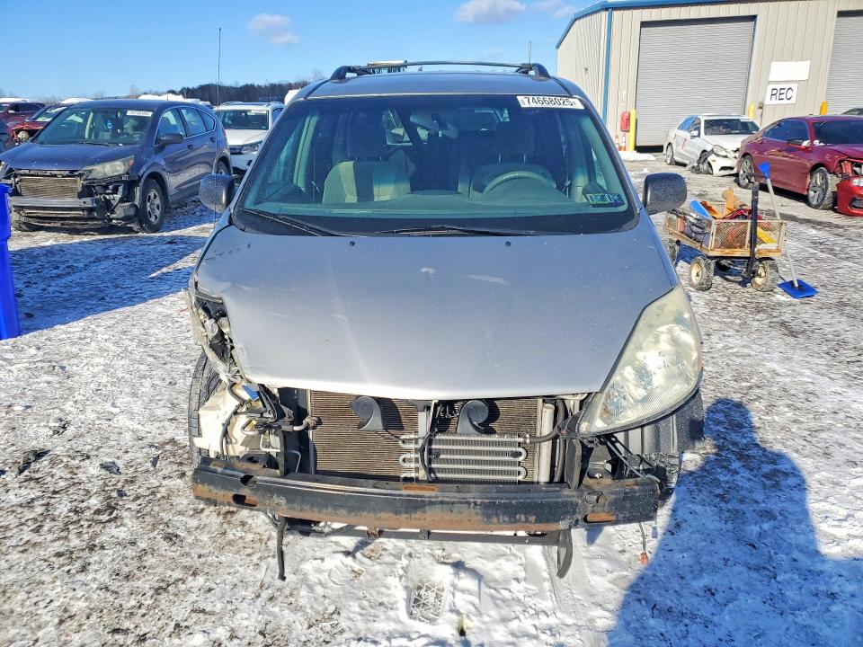 Photo 5 from auction – 2006 TOYOTA SIENNA CE with VIN 5TDZA23C26S558959
