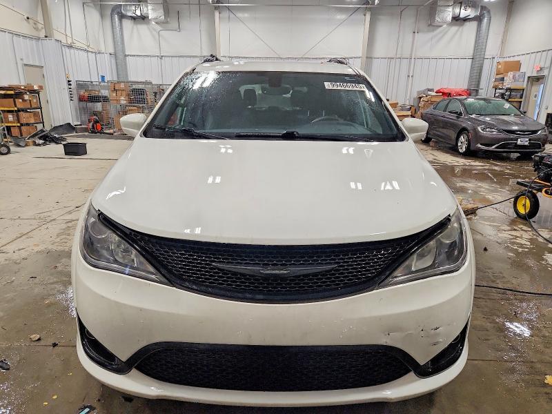 Photo 5 from auction – 2018 CHRYSLER PACIFICA with VIN 2C4RC1EG4JR260998