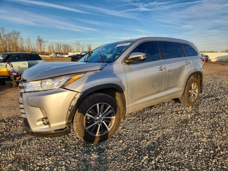 TOYOTA HIGHLANDER 2017 with VIN 5TDJZRFH0HS461834 - Photo from auction