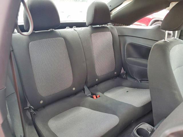 Photo 10 from auction – 2018 VOLKSWAGEN BEETLE with VIN 3VWFD7AT0JM725061