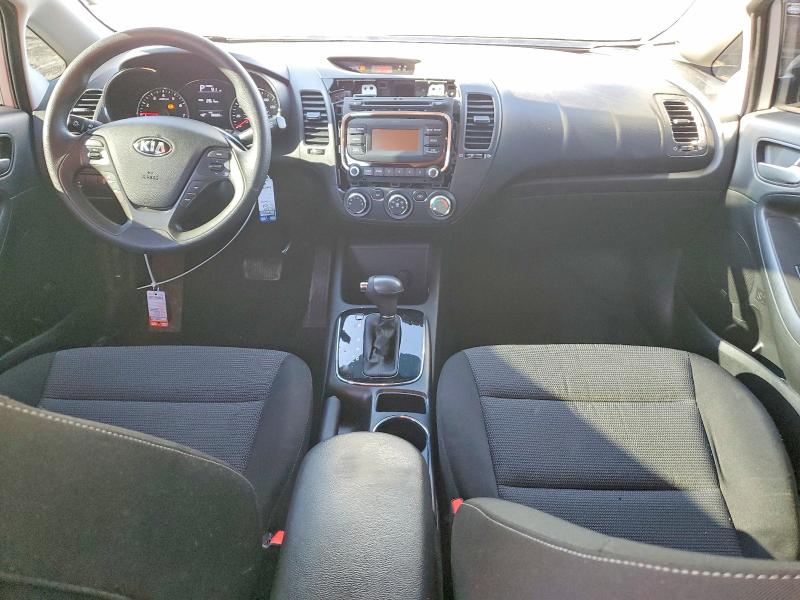 Photo 8 from auction – 2017 KIA FORTE LX with VIN 3KPFK4A7XHE082054