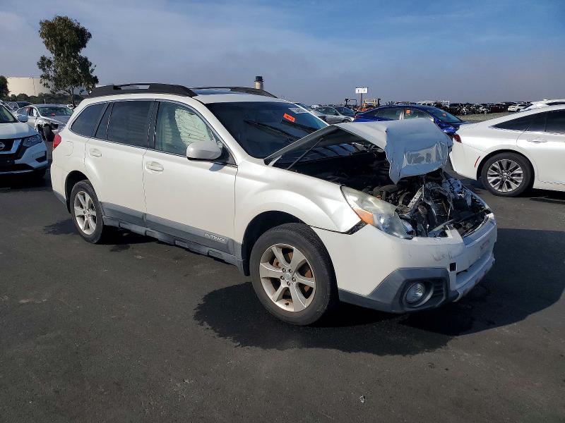 Photo 4 from auction – 2014 SUBARU OUTBACK with VIN 4S4BRBLC3E3313478
