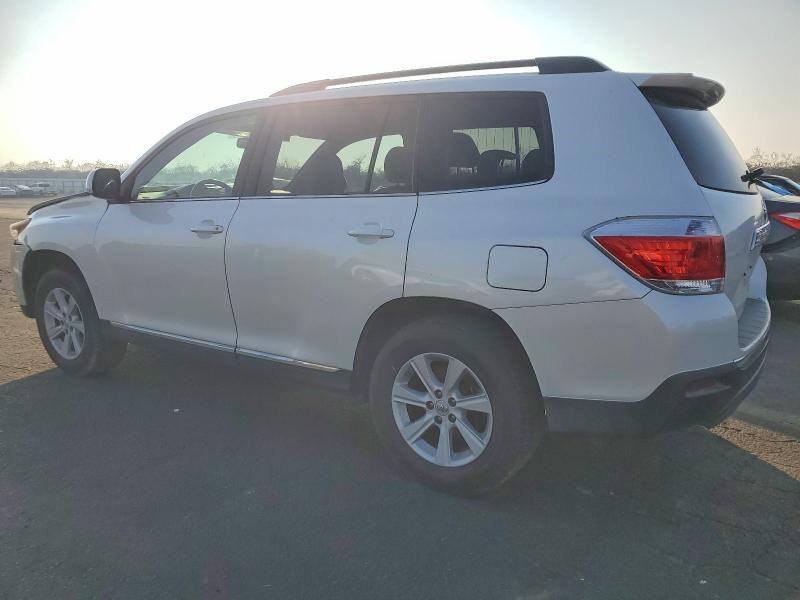 Photo 2 from auction – 2013 TOYOTA HIGHLANDER with VIN 5TDZK3EH2DS124047