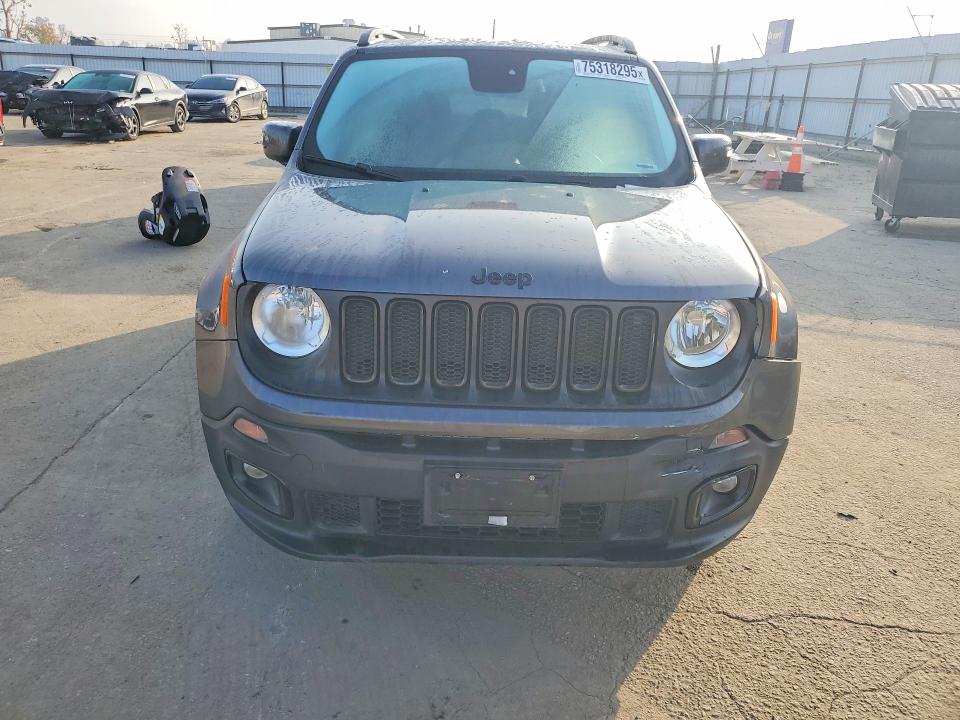 Photo 5 from auction – 2017 JEEP RENEGADE with VIN ZACCJABB7HPF23844
